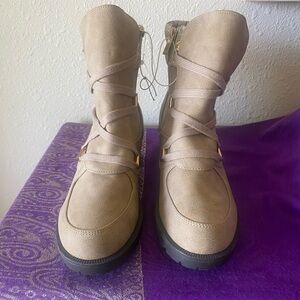 Women's Tan Boots